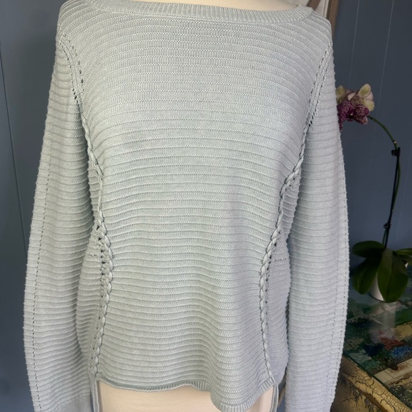 WHITE + WARREN Light Blue Sweater. Sz M. Gorgeous and Unique elaborate Design - Picture 7 of 9